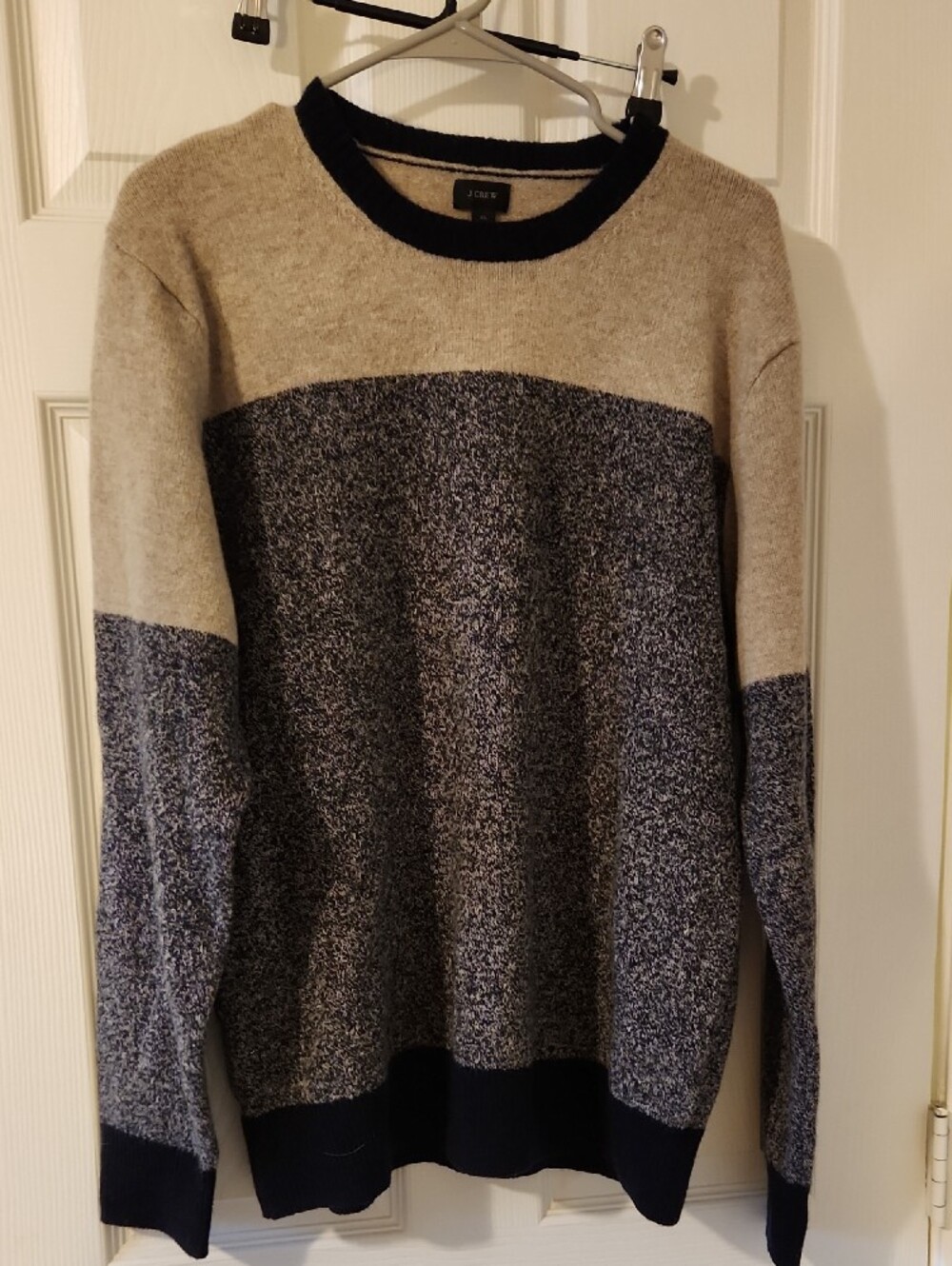 VTG J. Crew Men’s Cream Crewneck Sweater with Navy Trim 100% Lambswool Sz XL